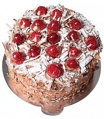 Sıcak Servis Tavsiyeli 6–9 Kişilik Çikolatalı Frambuazlı Yaş Pasta